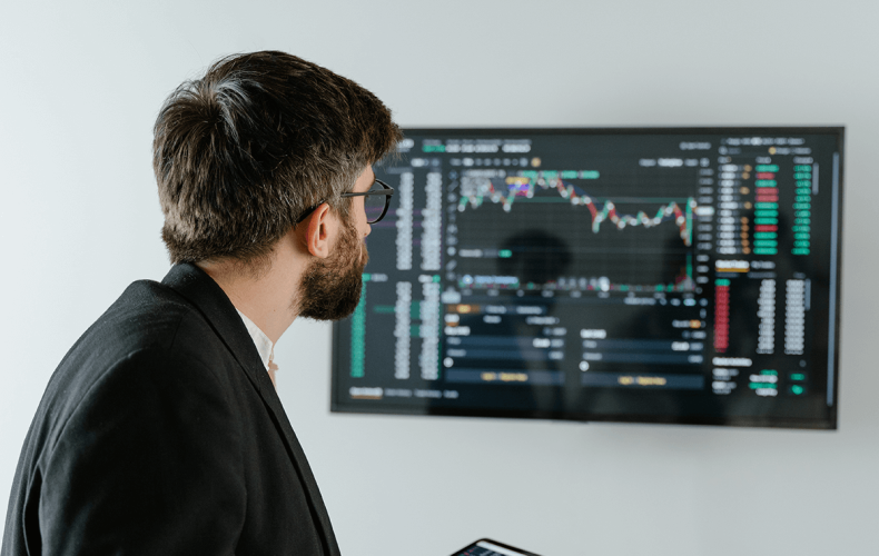 Why More People Are Quietly Moving Into Data Careers Even Without a Tech Background
