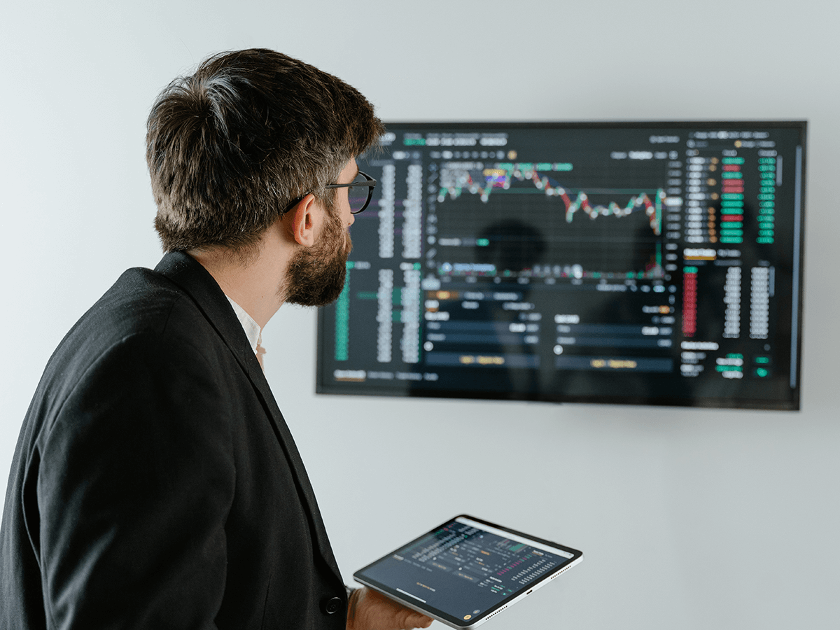 Why More People Are Quietly Moving Into Data Careers Even Without a Tech Background